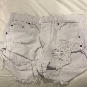 white jean one teaspoon shorts